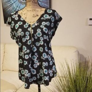Express Top Black with flowers SZ M
